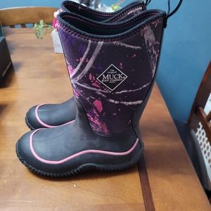 Girls muck boots